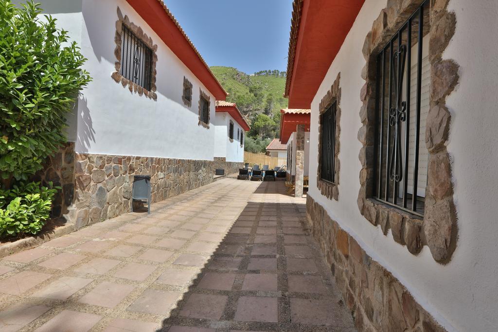 Apartamentos El Madronal โกโตริโอส ภายนอก รูปภาพ