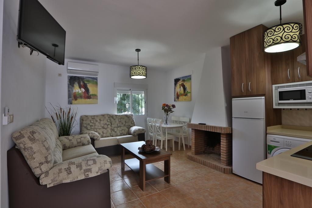 Apartamentos El Madronal โกโตริโอส ภายนอก รูปภาพ