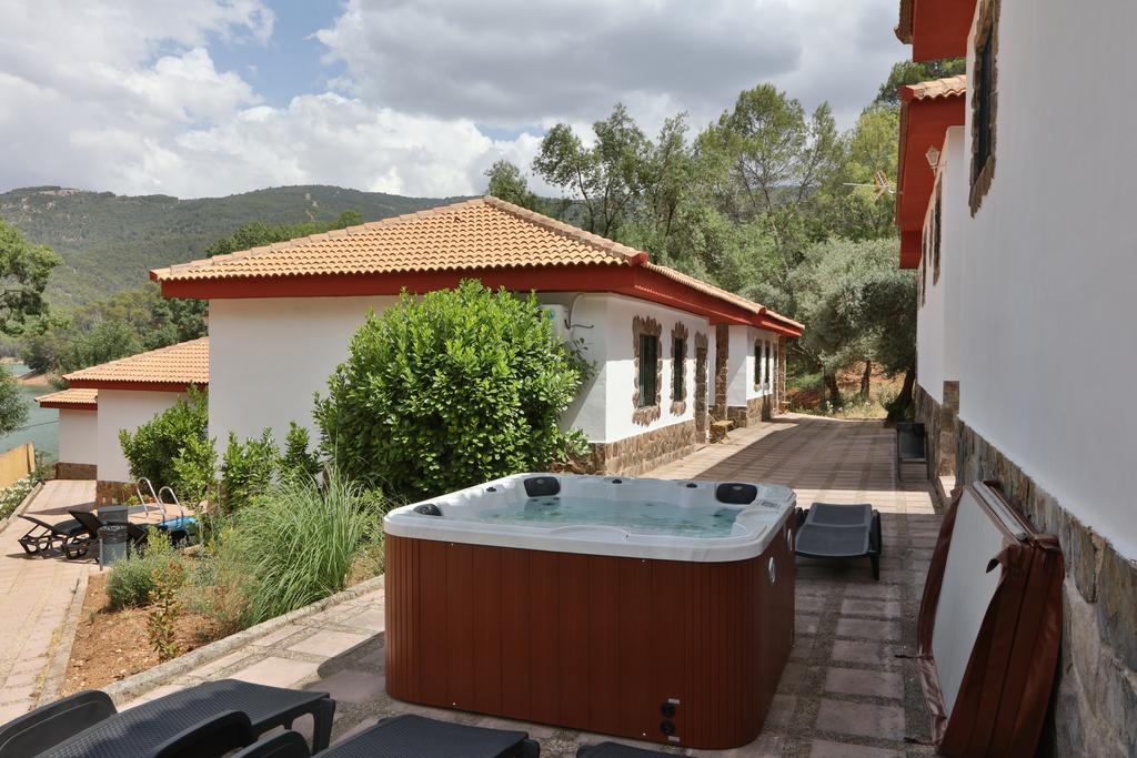 Apartamentos El Madronal โกโตริโอส ภายนอก รูปภาพ